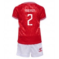 Maglia Calcio Danimarca Joachim Andersen #2 Prima Divisa Bambino Europei 2024 Manica Corta (+ pantaloncini)